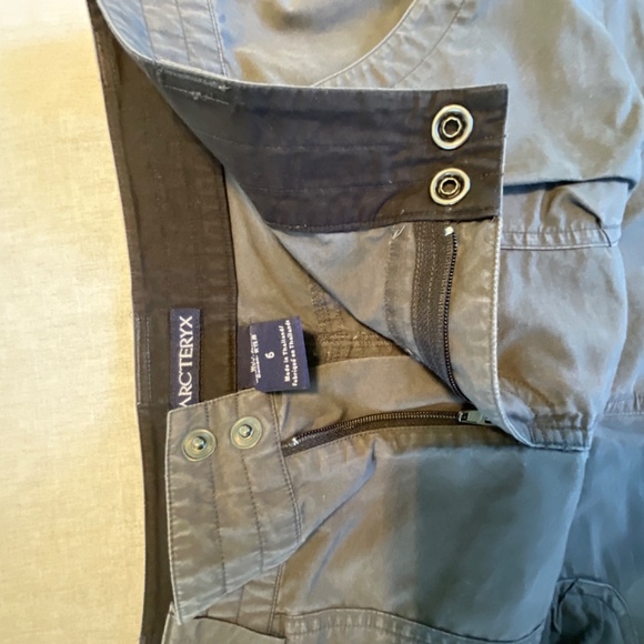 Ladies skirt - Picture 2 of 3